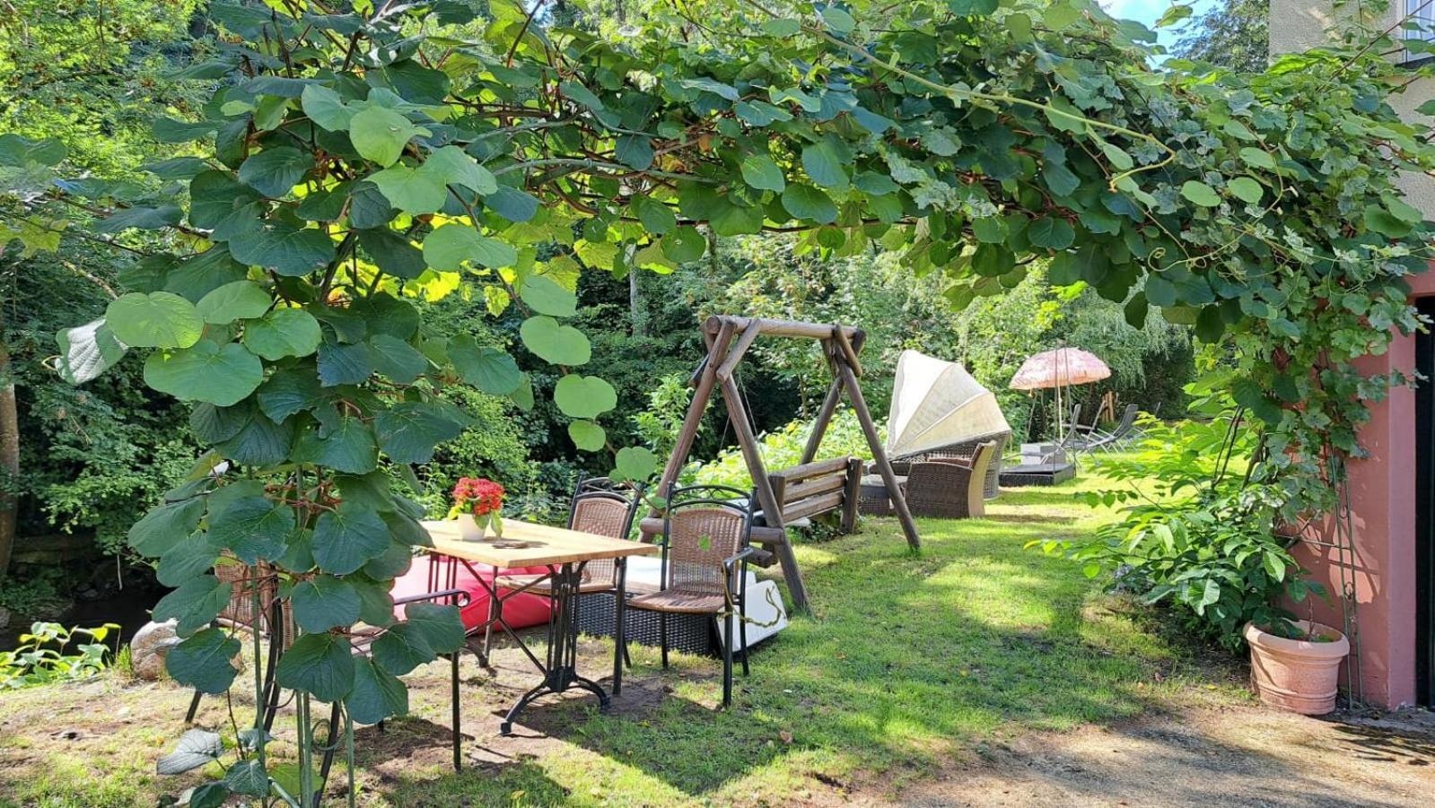 Hotel Landgasthof Simon Waldrach ภายนอก รูปภาพ